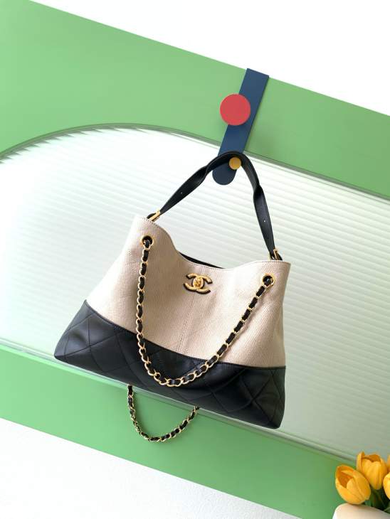Picture of Chanel Handbags _SKUfw240287383fw